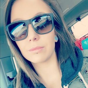 Meet your Posher, Breanne